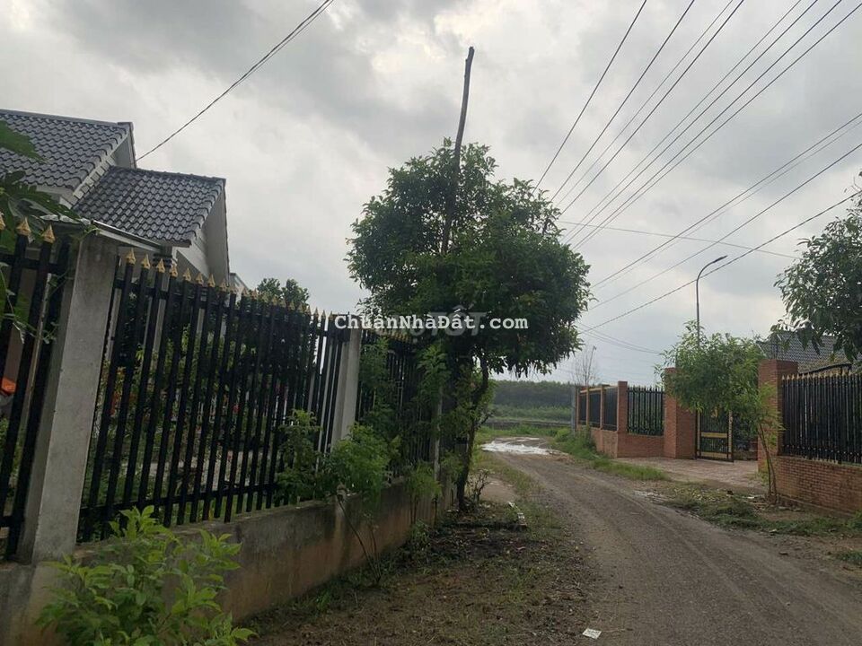 Bán 760m2 xã Tân Hiệp, mặt tiền đường xe tải lớn. Ngay khu dân cư Bán 760m2 xã Tân Hiệp, mặt tiền đường xe tải lớn. Ngay khu dân cư