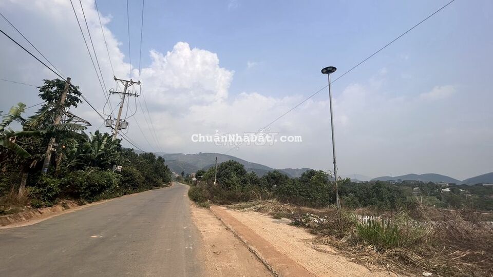 Cần gấp bán lỗ lô đất Mê Linh thôn 3 mặt tiền đường nhựa ngang 10m