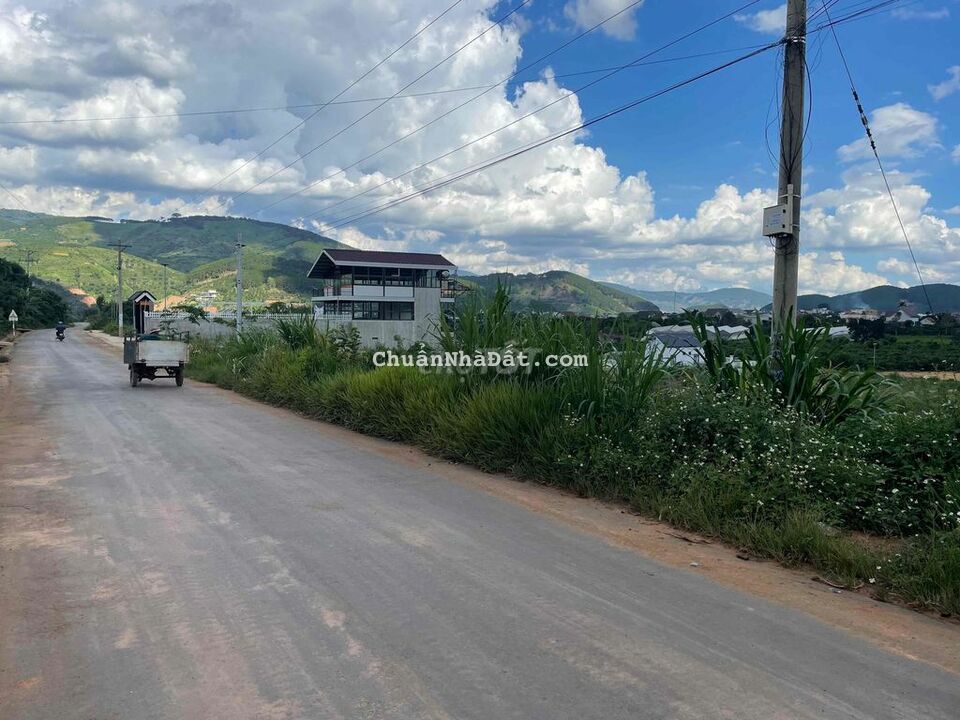 Bán lô đất mặt đường nhựa, đối diện KDL chuồn chuồn cách DT 725 600m