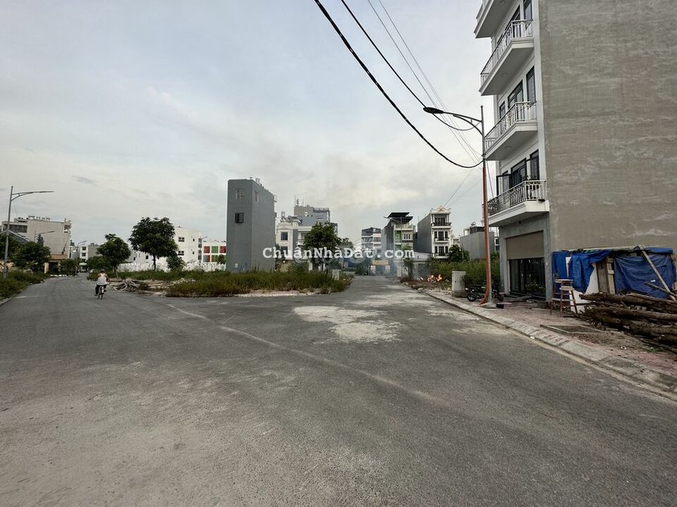 💥💥Bán 2 lô đất cạnh nhau tái định cư Hồ Sen. Mua cả hoặc lẻ đều được.