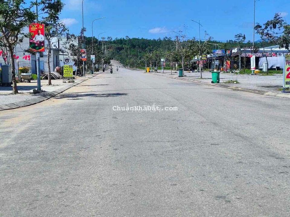 Bán lô đất MT Nguyễn Nghiêm, TT Mộ Đức, kết nối uỷ ban thị trấn 1,3xx Bán lô đất MT Nguyễn Nghiêm, TT Mộ Đức, kết nối uỷ ban thị trấn 1,3xx