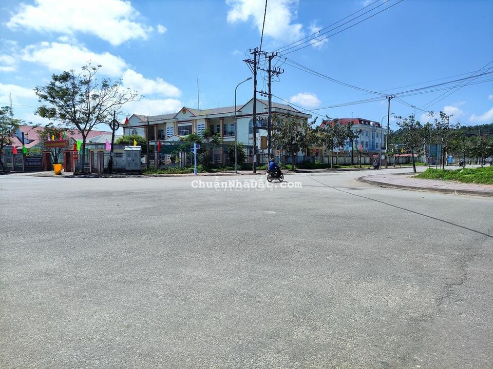 Bán lô đất 7x20 đối diện công viên TT  Mộ Đức