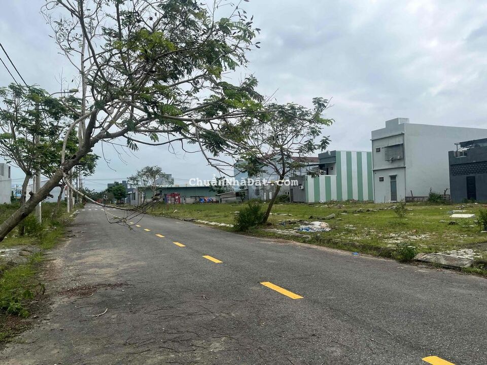 Bán ĐẤt View Công Viên Bá Tùng Đường 7m5 hoà Quý