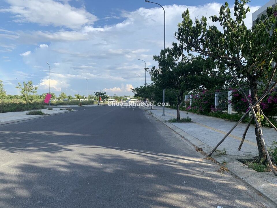 Giá Sốc! đất fpt Đà Nẵng - 102m2 thuộc V5 giá chỉ 2,2 tỷ rẻ nhất