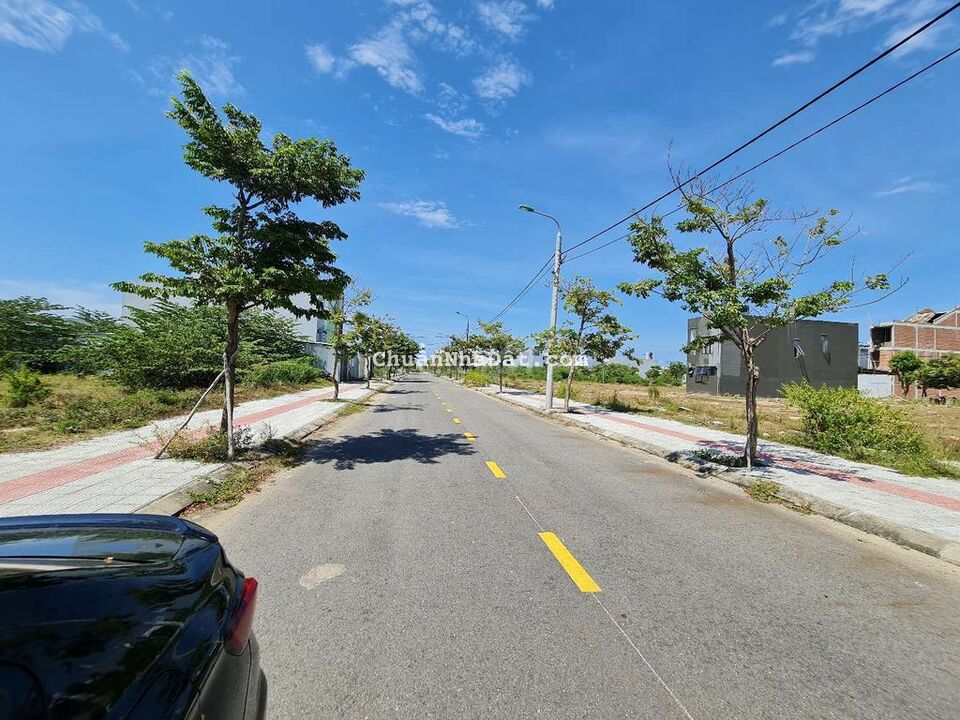 Đất đường hói kiểng 10, Nam Hòa Xuân