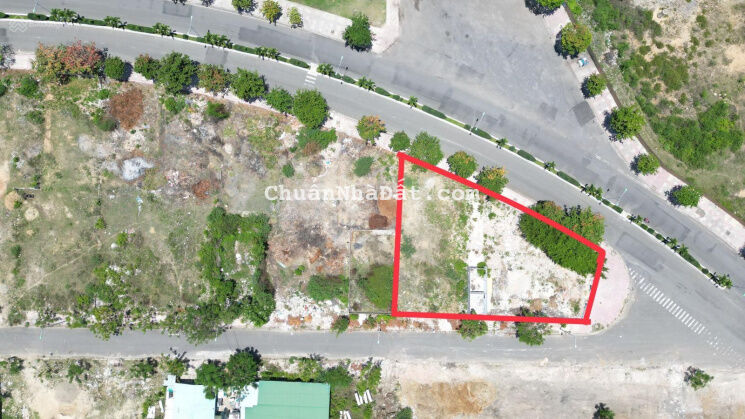 Bán đất lô góc đường Nguyễn Cơ Thạch KĐT mới Vĩnh Hoà Nha Trang, 1421,3m2 (ngang 72m) giá 125trđ/m2