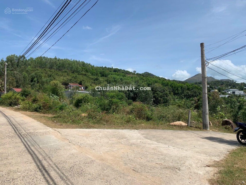 Bán đất 2572,2m2 làm nhà xưởng. Đường Mai Thị Dõng, Hòn Nghê, Vĩnh Ngọc, Nha Trang - Giá 3,2 tr/m2 Bán đất 2572,2m2 làm nhà xưởng. Đường Mai Thị Dõng, Hòn Nghê, Vĩnh Ngọc, Nha Trang - Giá 3,2 tr/m2