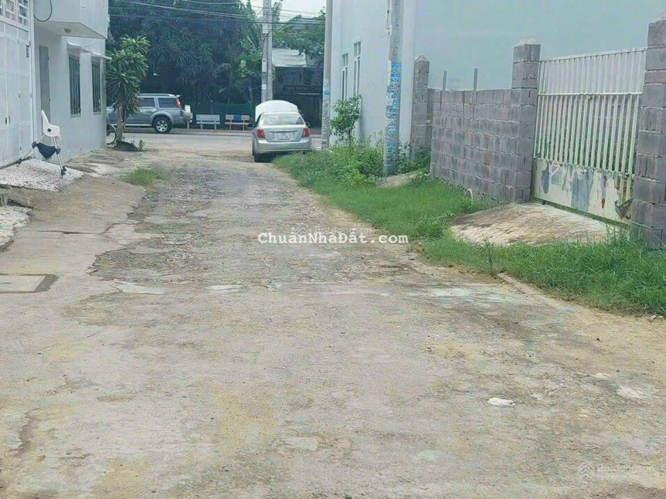 Bán đất khu AT, Vĩnh Hải, DT 67 m2, ngang 4m, đường 8 m, hướng đông - giá 2,6 tỷ