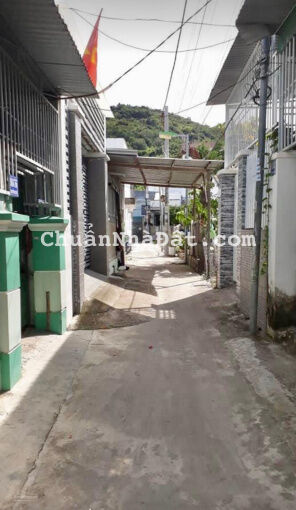 Bán đất hẻm Nguyễn Khuyến, Vĩnh Hải, Nha Trang. DT: 80m2 hướng đông nam. Giá: 1,6tỷ. Lh: 0948918580 Bán đất hẻm Nguyễn Khuyến, Vĩnh Hải, Nha Trang. DT: 80m2 hướng đông nam. Giá: 1,6tỷ. Lh: 0948918580