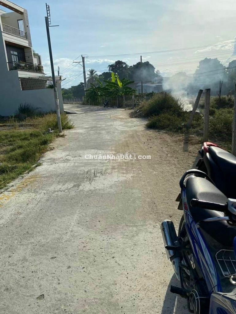 Bán Lô đất Phú Thạnh - Vĩnh Thạnh- Nha Trang , đường Ô tô 7m :1 tỉ 450 Bán Lô đất Phú Thạnh - Vĩnh Thạnh- Nha Trang , đường Ô tô 7m :1 tỉ 450