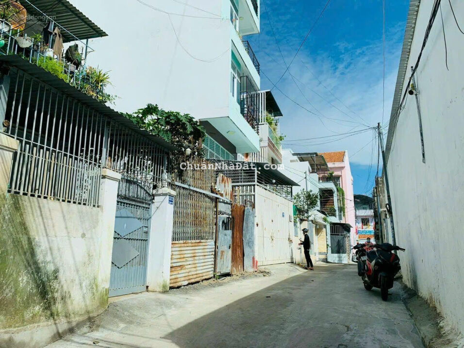 Bán đất Phường Vĩnh Phước, gần Đại Học Nha Trang. Dt 98,5m2 (ngang 5m) hướng đông - giá 3,8 tỷ Bán đất Phường Vĩnh Phước, gần Đại Học Nha Trang. Dt 98,5m2 (ngang 5m) hướng đông - giá 3,8 tỷ