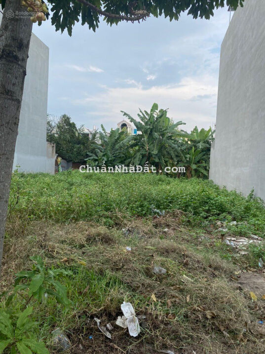 Chính chủ bán đất đường Lê Văn Lương cách chợ Nhơn Đức 600m. Giá: 692tr/87m2, sổ hồng riêng. Chính chủ bán đất đường Lê Văn Lương cách chợ Nhơn Đức 600m. Giá: 692tr/87m2, sổ hồng riêng.