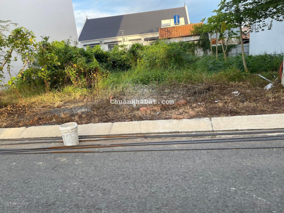 Xả gấp lô đất full thổ 88m2 đường Nguyễn Bình xã Nhơn Đức gần Cầu Bà Sáu 0865281424 giá 877tr
