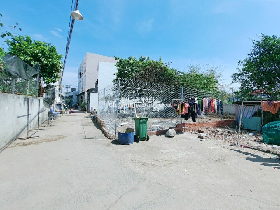 ĐẤT NGANG 6.5M KẾ CÔNG AN XÃ, KHU VỰC AN NINH, YÊN TĨNH