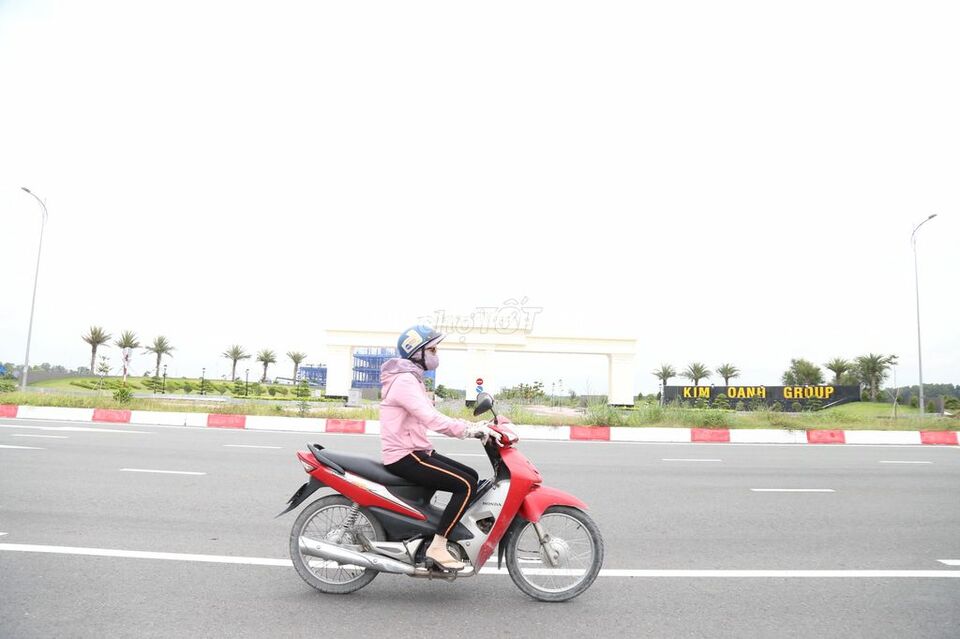 QUÁ GẤP cần bán lô đất Mega city 2 giá 900tr 105m2