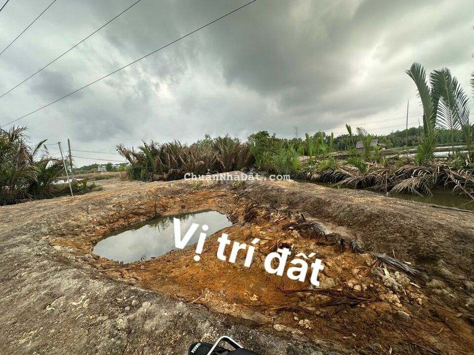 Cần bán lô đất sổ riêng đ.xe hơi giá chỉ 300tr