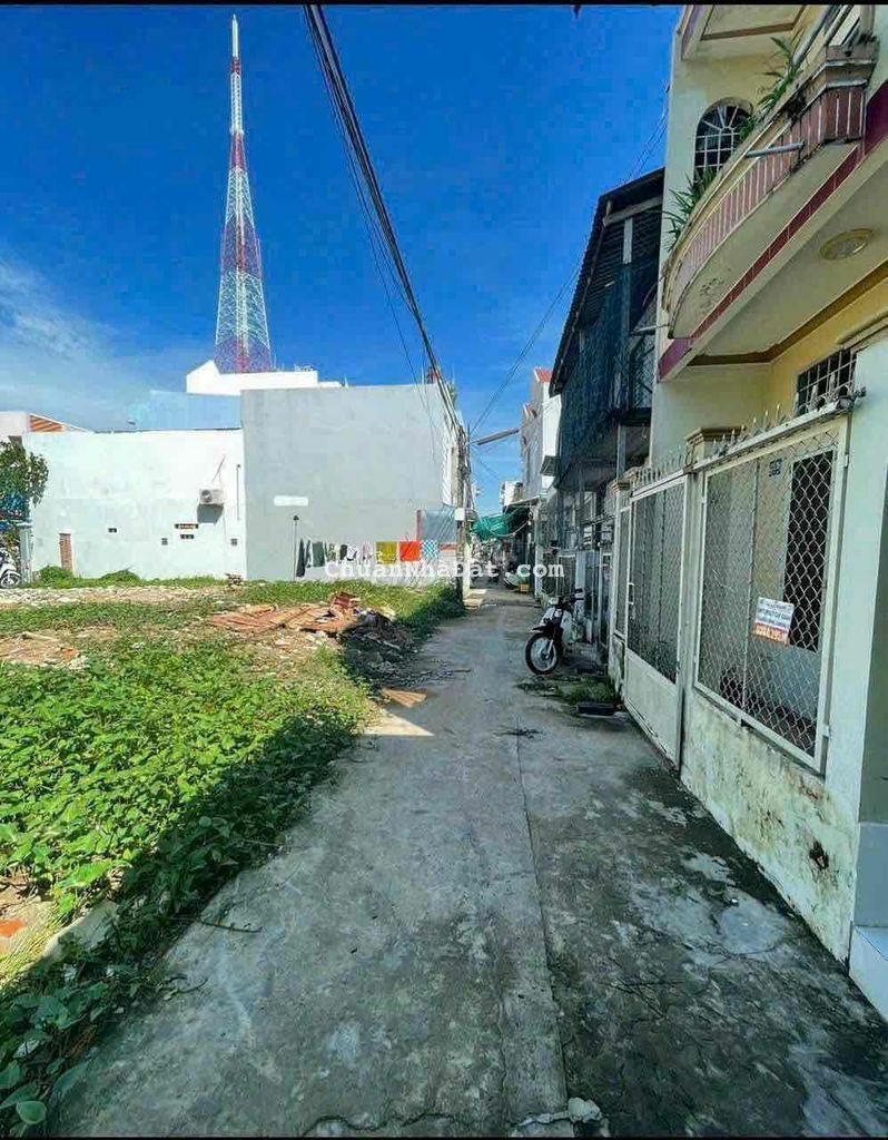 NỀN TRỤC CHÍNH HẺM 391 ĐƯỜNG 30/4