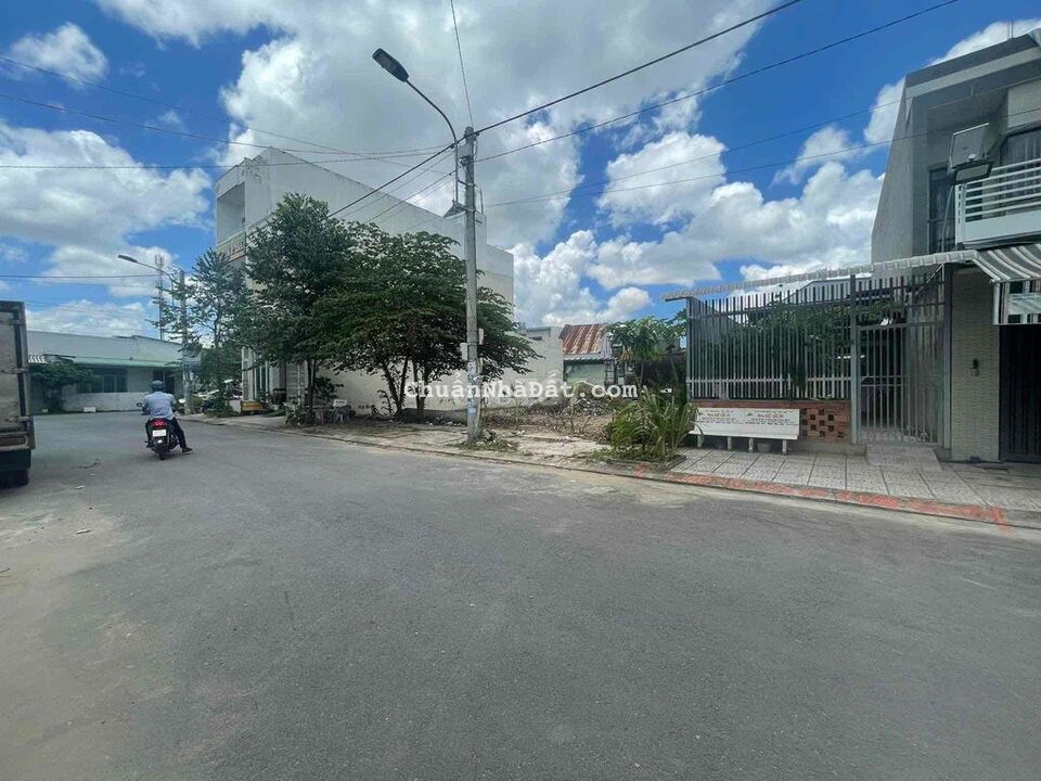 Nền đường số 12 Khu Giảng Viên ĐH Cần Thơ gần hồ Bún Sáng Nền đường số 12 Khu Giảng Viên ĐH Cần Thơ gần hồ Bún Sáng