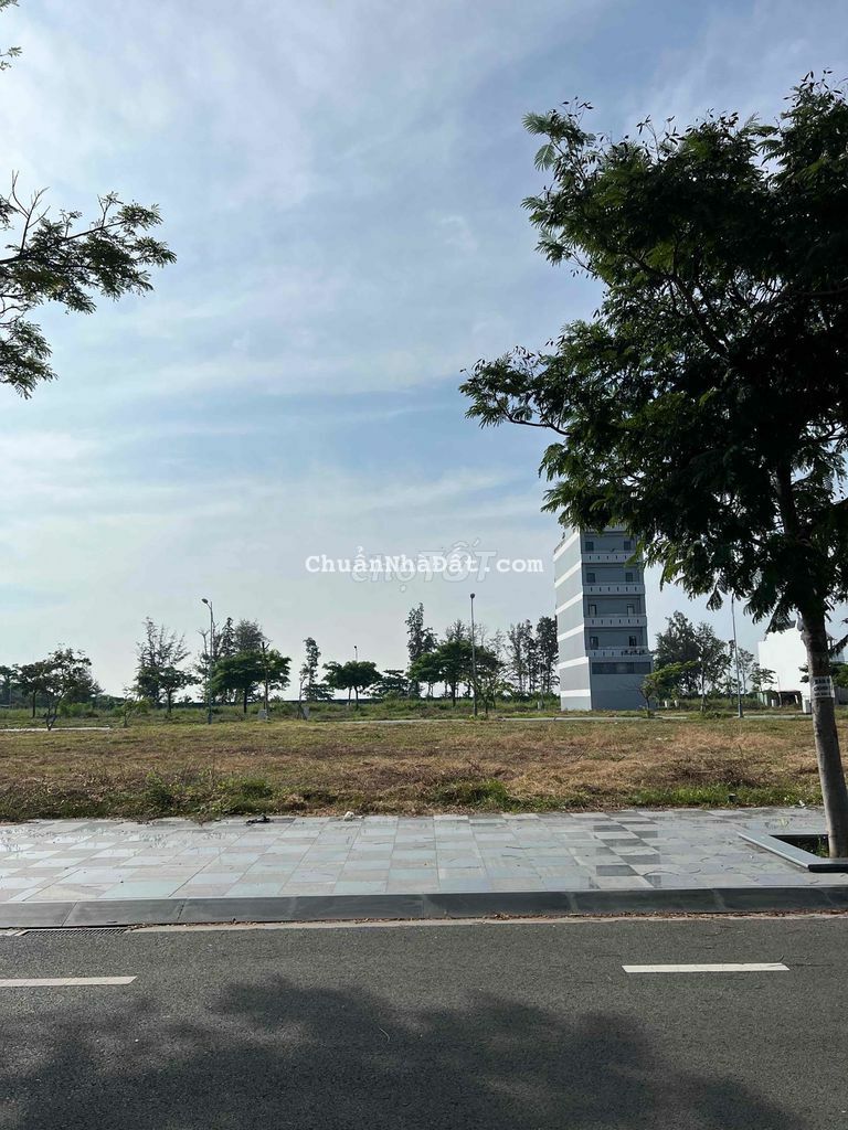 Bán nhanh lô D4 hướng Biển Ocean Dunes - Phố Biển Rạng Đông giá 8.5 ty Bán nhanh lô D4 hướng Biển Ocean Dunes - Phố Biển Rạng Đông giá 8.5 ty