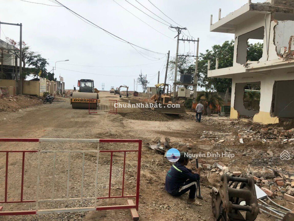Bán 166m2 thổ cư lô góc mặt tiền Lê Lợi ngay biển Đồi Dương Bán 166m2 thổ cư lô góc mặt tiền Lê Lợi ngay biển Đồi Dương