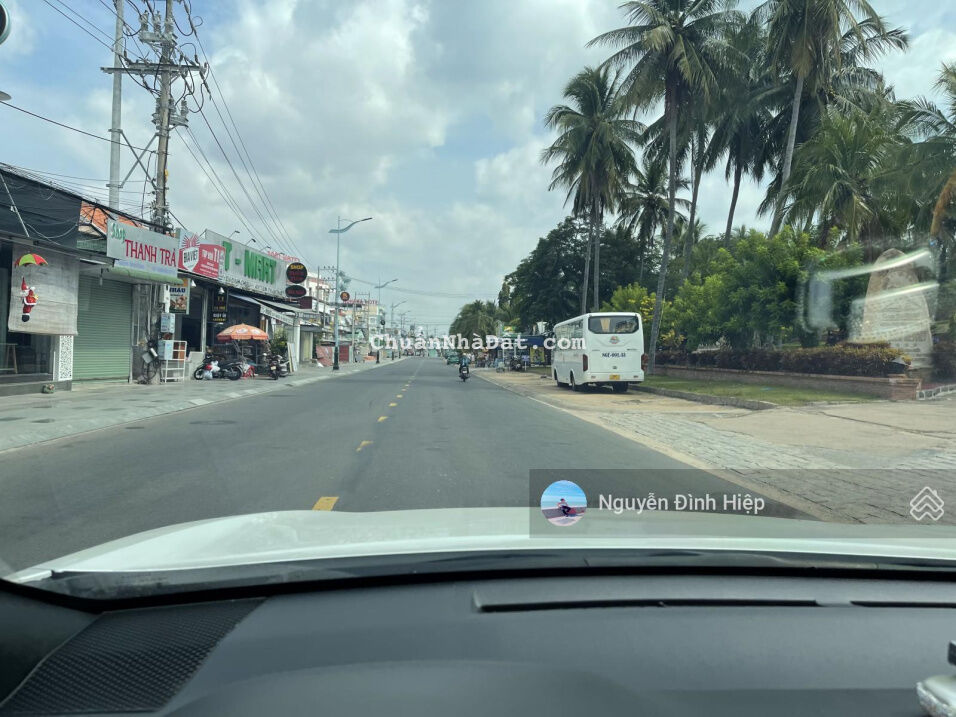 Bán 229m2 lô góc view biển mặt tiền Nguyễn Đình Chiểu, Hàm Tiến