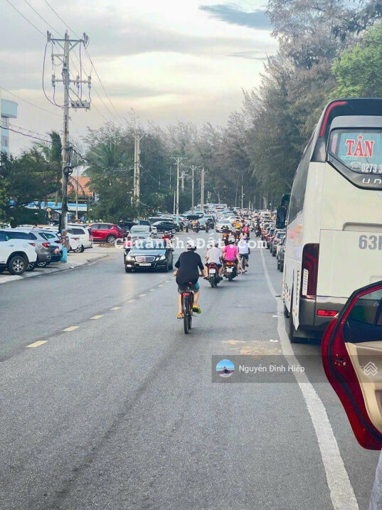 Bán 404m thổ cư view biển mặt tiền đường ven biển Lê Lợi đối diện công viên biển Đồi Dương Bán 404m thổ cư view biển mặt tiền đường ven biển Lê Lợi đối diện công viên biển Đồi Dương