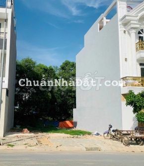 Bán ngộp lô đất Full thổ 100% khu Phú Giáo giá bao mềm. Bán ngộp lô đất Full thổ 100% khu Phú Giáo giá bao mềm.