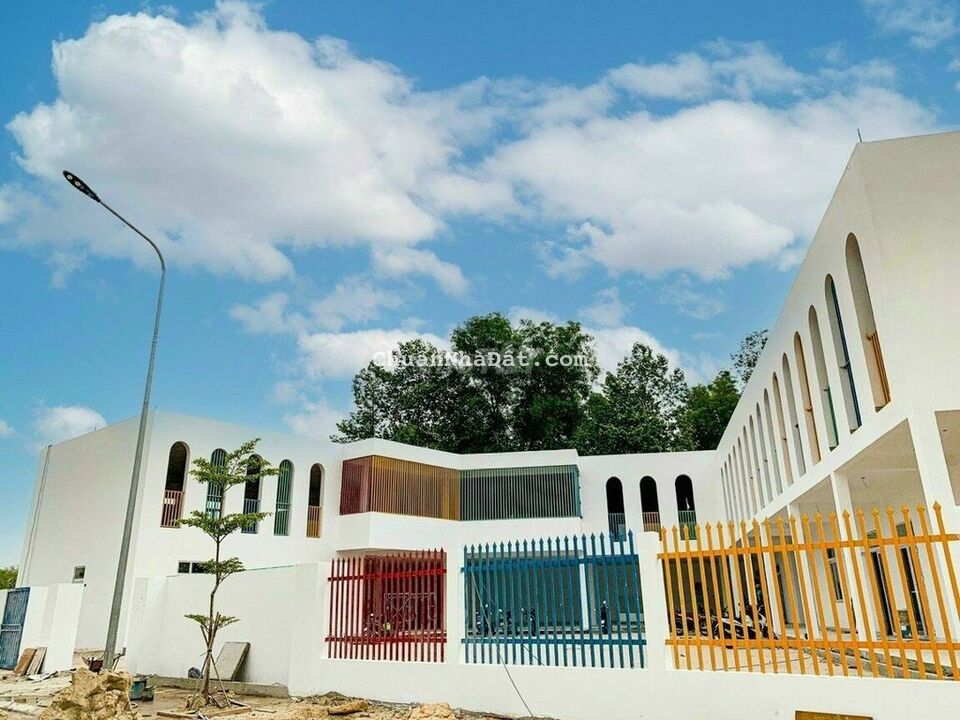 Nguồn 70m2 sổ sẳn khu Phương Trường An 5 bán