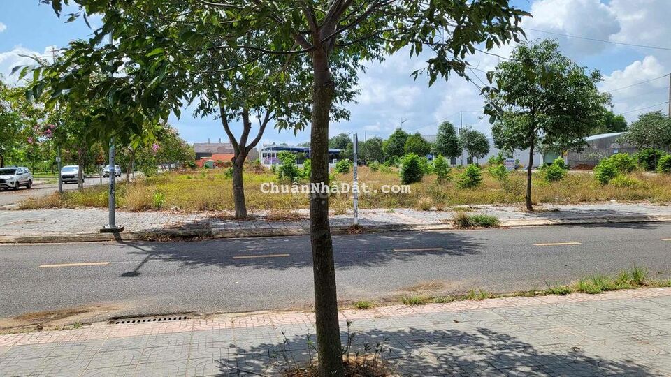 Đất ngộp cần bán gấp, ngay trung tâm Phú Mỹ , sổ sắn 100m2, 1,2 tỷ