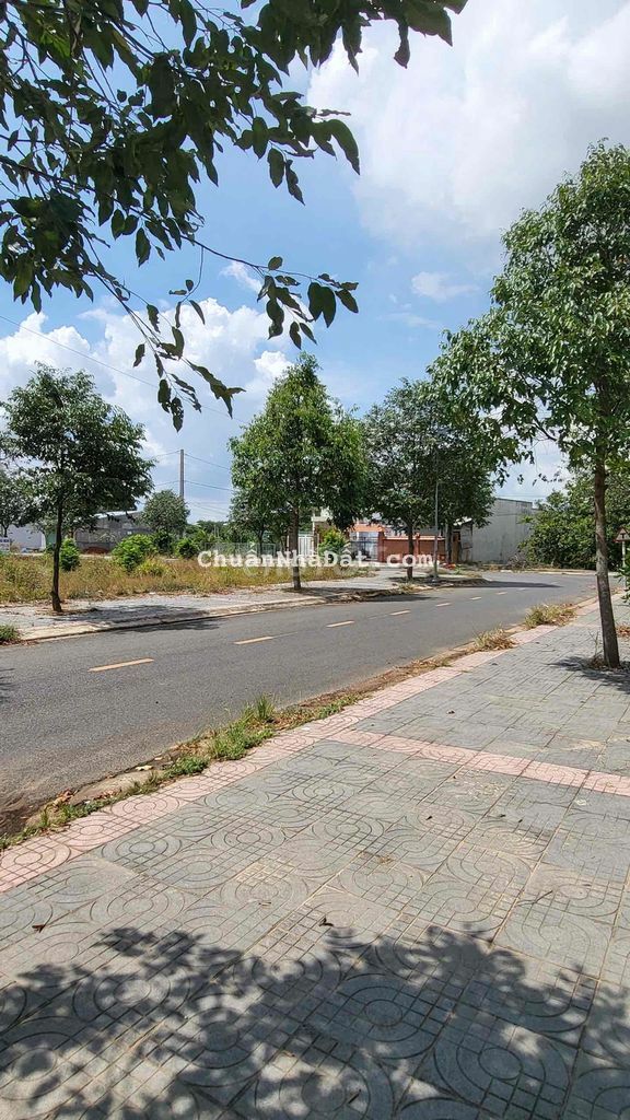 Đất ngộp cần bán gấp, ngay trung tâm Phú Mỹ , sổ sắn 100m2, 1,2 tỷ