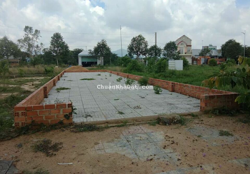 Đất ngộp cần bán 193m² thổ vườn sổ sẵn trung tâm Phú Mỹ 850Tr