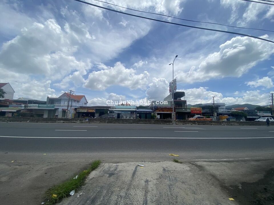 Chính Chủ bán đất tặng nhà QL 51 Tân Hải, Phú Mỹ 8,3x43 giá 6tỷ3