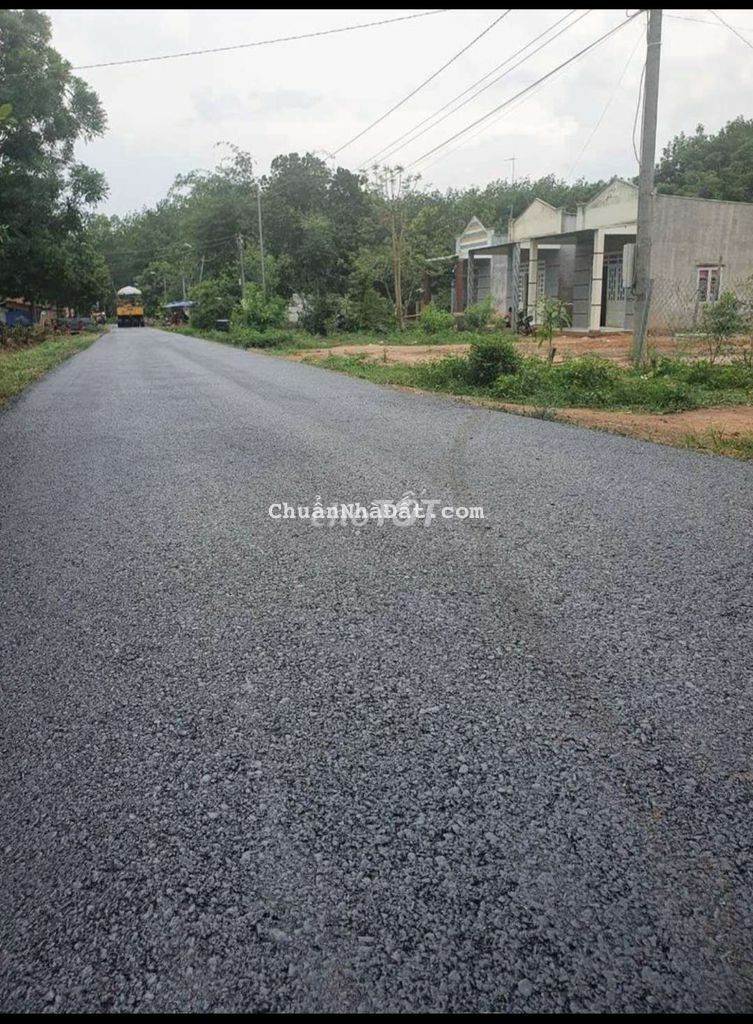 841m2 đất thổ cư, có 27m mặt tiền nhựa, gần KCN Long Bình, Phú Riềng. 841m2 đất thổ cư, có 27m mặt tiền nhựa, gần KCN Long Bình, Phú Riềng.