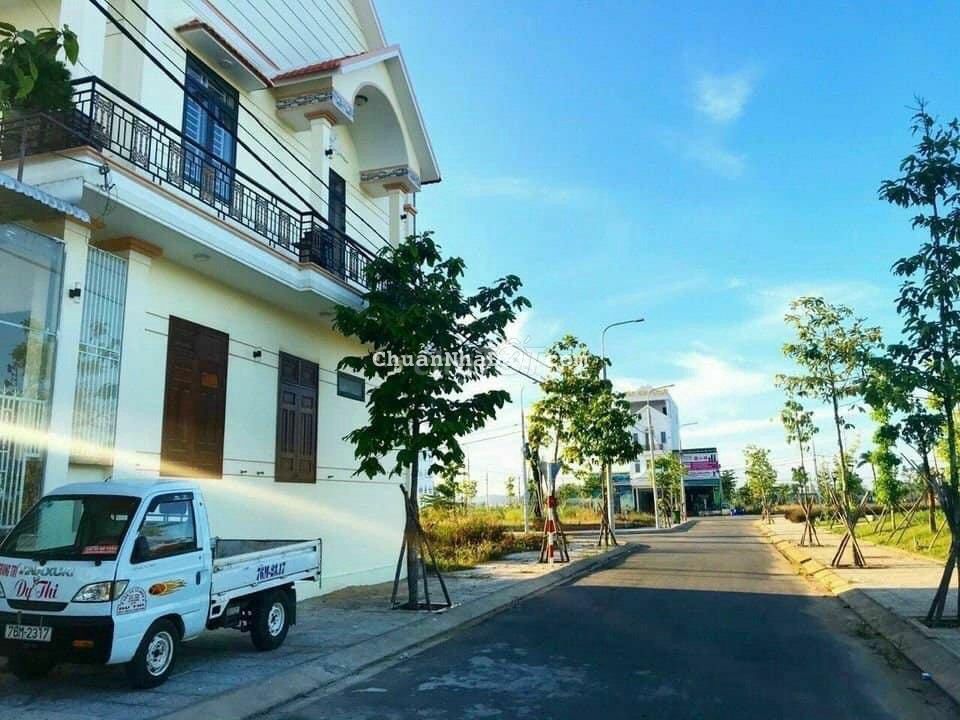 Bán lô đất 7.5x20, 2 mặt tiền, hộ khẩu TP Quảng Ngãi, giá chỉ 1,25t Bán lô đất 7.5x20, 2 mặt tiền, hộ khẩu TP Quảng Ngãi, giá chỉ 1,25t