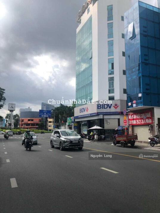 Kẹt giảm 23 tỷ về 89 tỷ khuôn đất hiếm xây building 22m x 28m ngay đường Nguyễn Bỉnh Khiêm