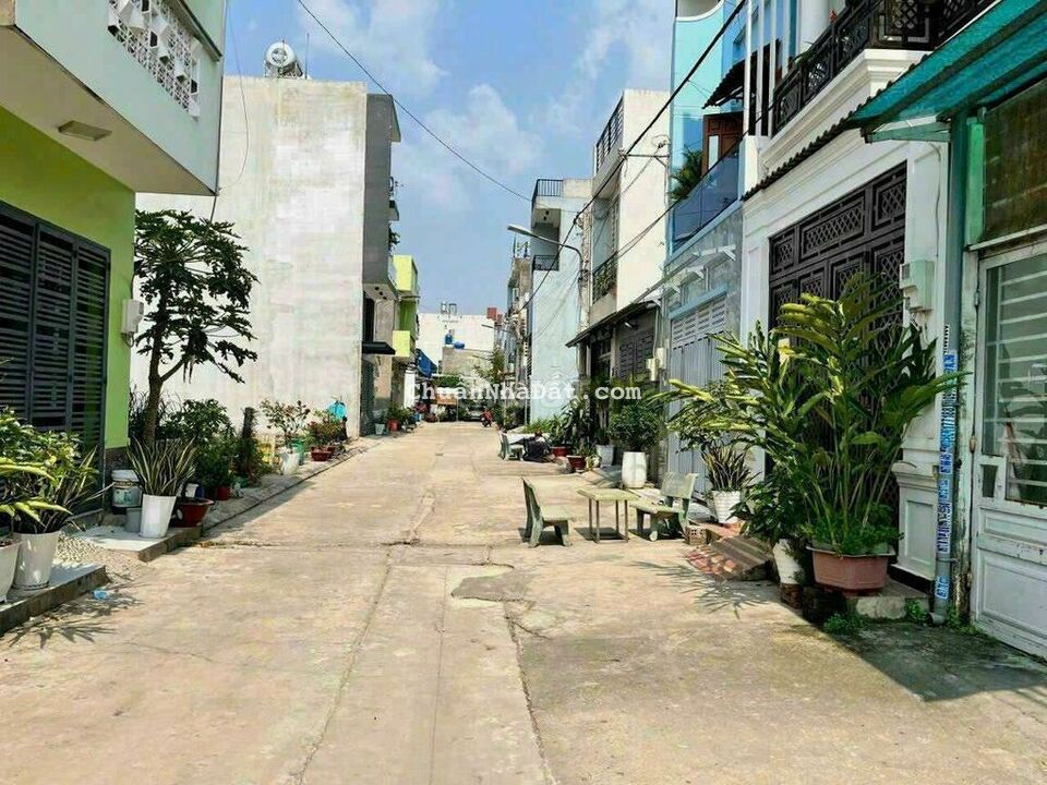 Bán gấp lô Đất 1/ rạch số 2 Thạnh Xuân 52, Q12