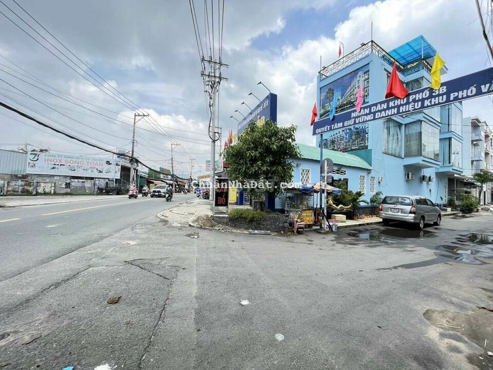 Bán gấp lô đất đẹp Ngã tư ga, Q12