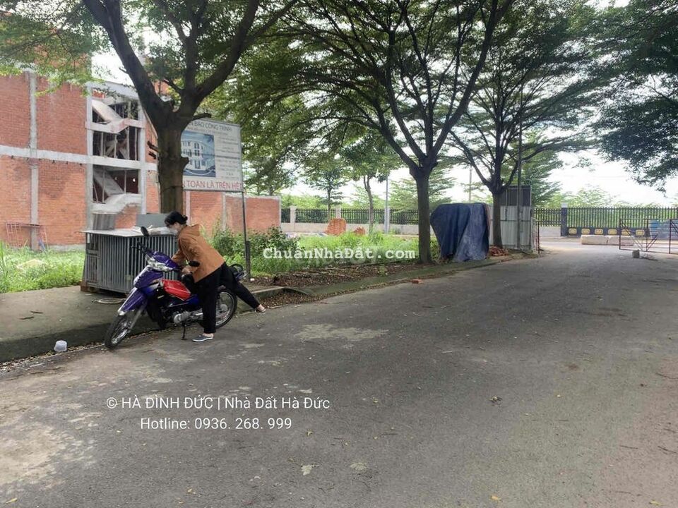 Cần nhượng lại lô đất 4.5x22 đã có sổ hồng riêng từng nền