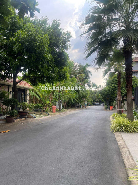 Hot chỉ 100tr/m2 - Bán nhanh đất DT: 10x20 200m2 tại Phường An Phú Quận 2. Đường 10m oto vào - 20ty