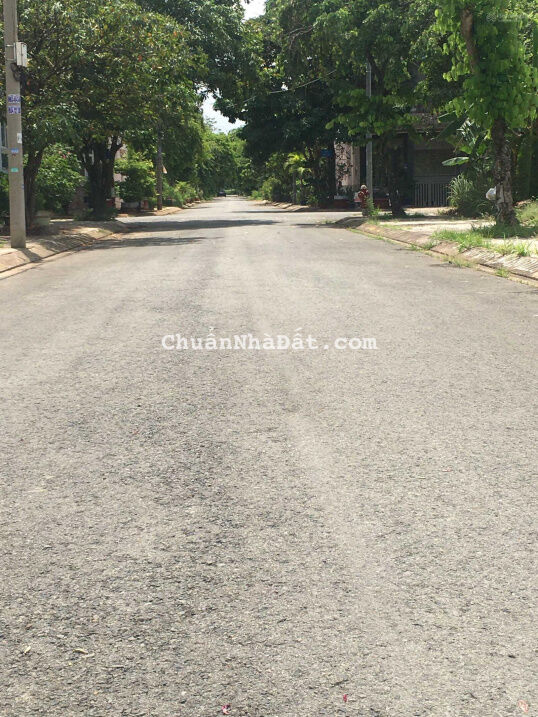 Bán 200m2 đất đường Phạm Đôn Lễ P. Thạnh Mỹ Lợi Q2