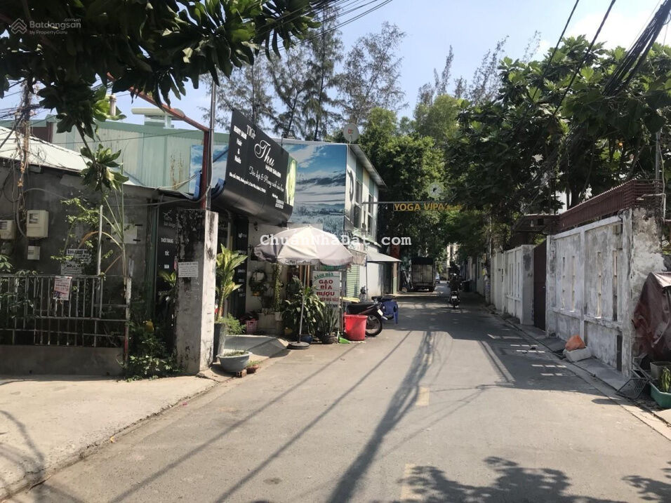 Bán đất: Tiện XD VP, Phường Bình Khánh Quận 2 - DT: 320m2, đất ở. Rộng: 11m, dài: 29m. Giá:173tr/m2