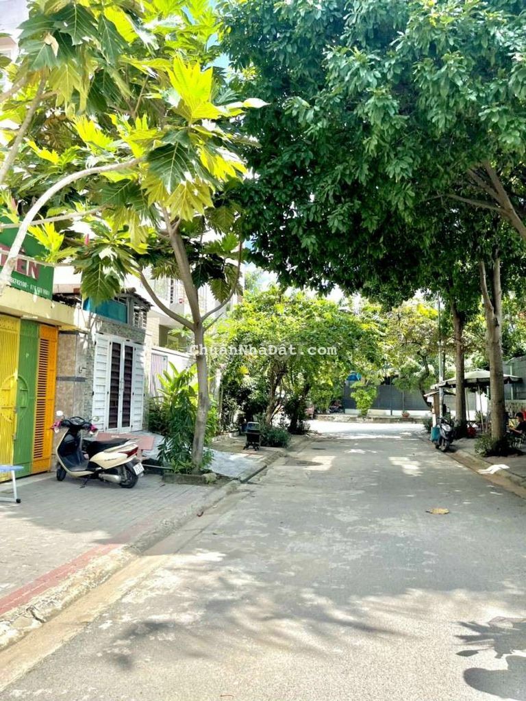 Q7. Cần bán lô đất nhỏ vuông đẹp kdc hh