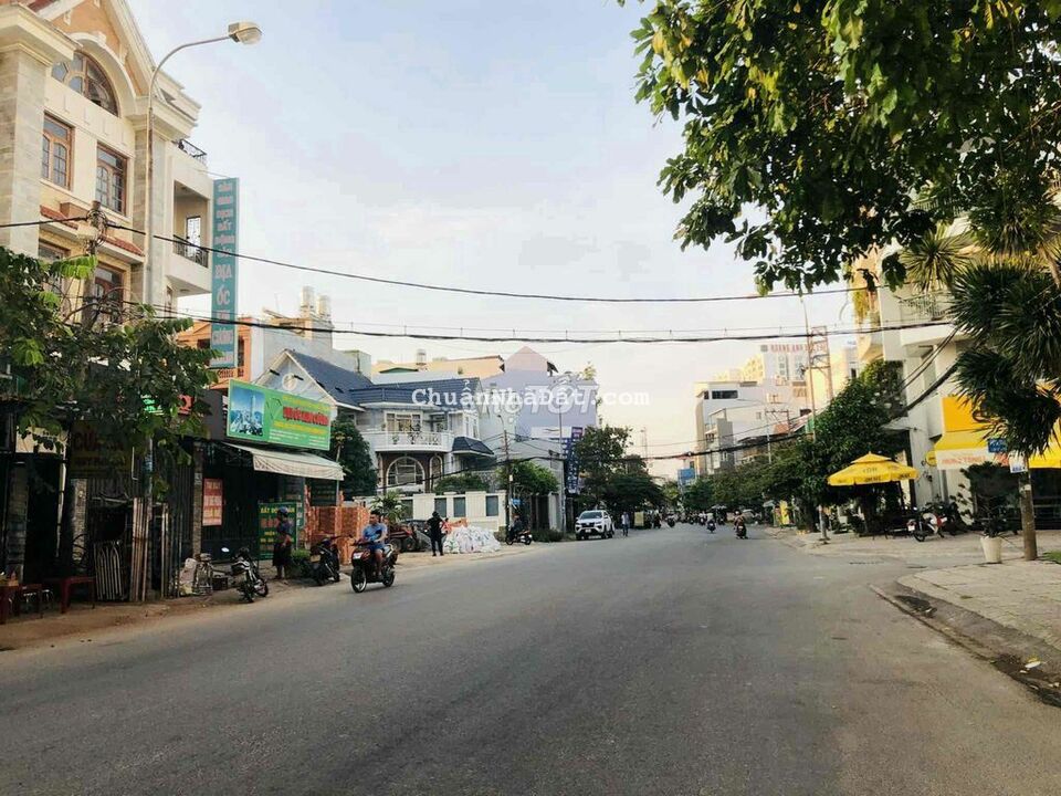 Bán lô đất khu Kiều Đàm Q7 459m2 đường 8m giá 6* tỷ Thương lượng