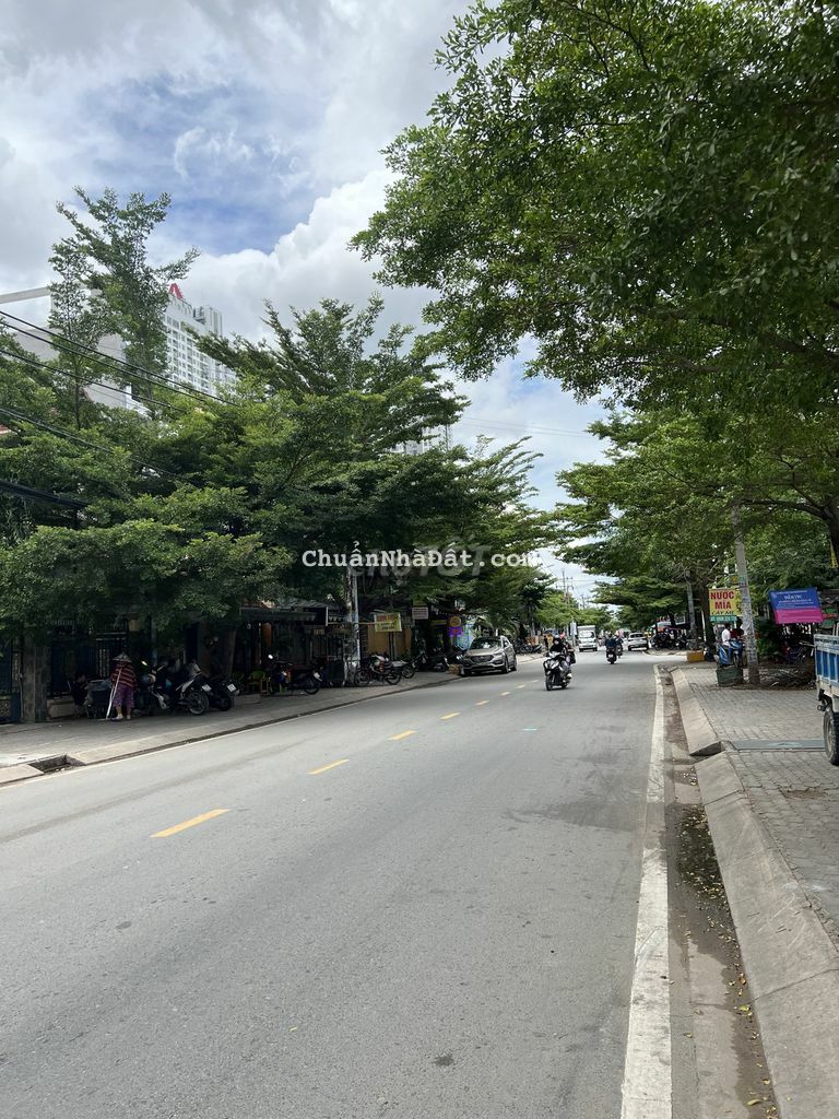 Bán lô đất mặt tiền hiếm có đối diện công viên KDC Cao Lỗ, P4, Quận 8.