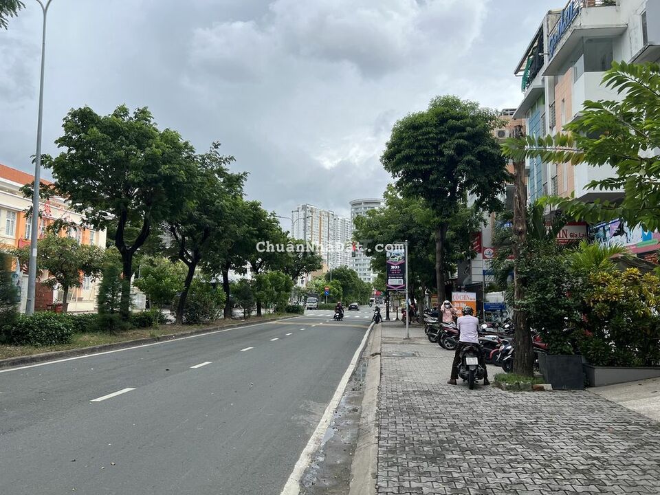 Bán lô đất mặt tiền hiếm có đối diện công viên KDC Cao Lỗ, P4, Quận 8.