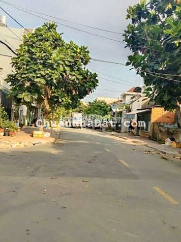 Bán đất Quận 9, mặt tiền đường 14, DT đất hơn 1000m2, sổ hồng, hiện nhà nát