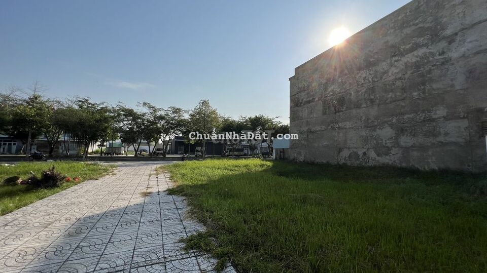 Đất Góc đại lộ 3/2 trung tâm Phú Cường, 15x22, full thổ, 10 tỷ 500