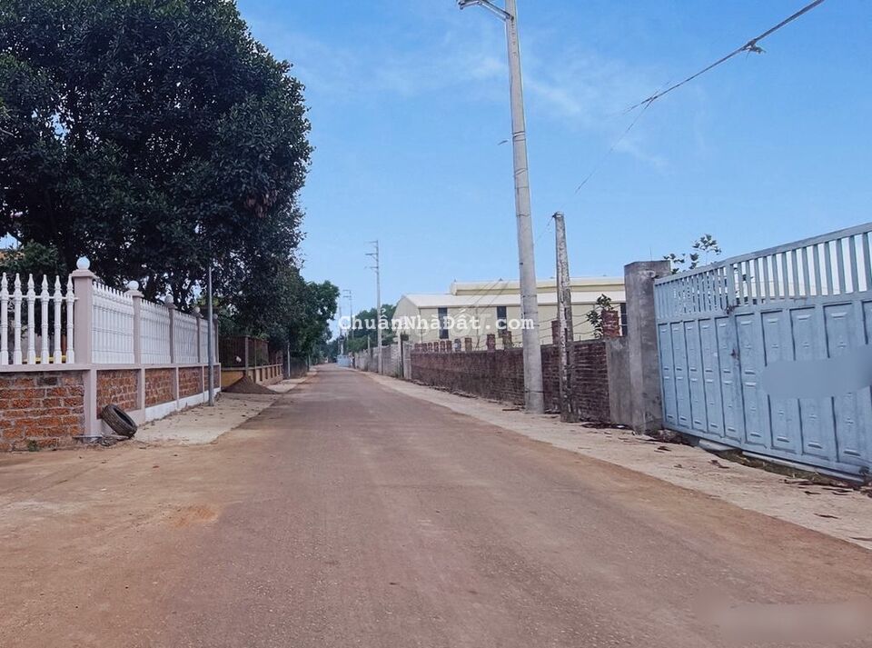 Hàng hiếm cho bác nào nhanh tay, 800tr, full thổ, đg rộng ô tô đỗ cửa