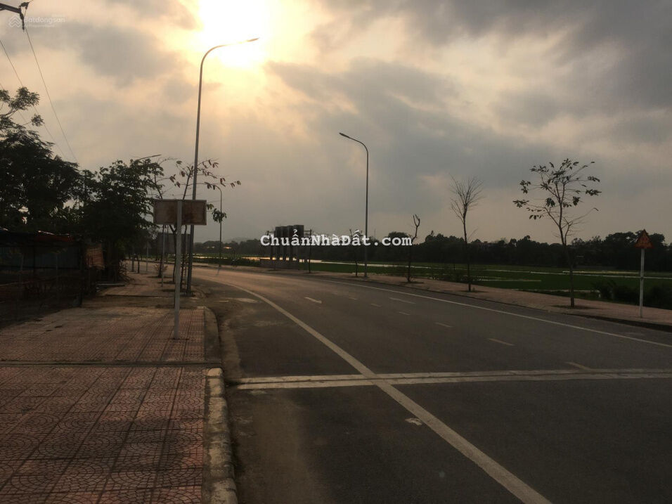 Gia đình cần bán 95m2 đất ở Gò Sỏi, tổ dân phố 2, phường Trung Sơn Trầm, thị xã Sơn Tây