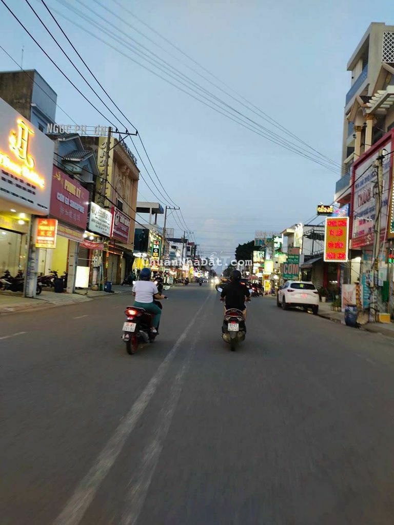 Bán Đất Mặt Tiền Kinh Doanh Vip Giá Ngộp Bán Đất Mặt Tiền Kinh Doanh Vip Giá Ngộp